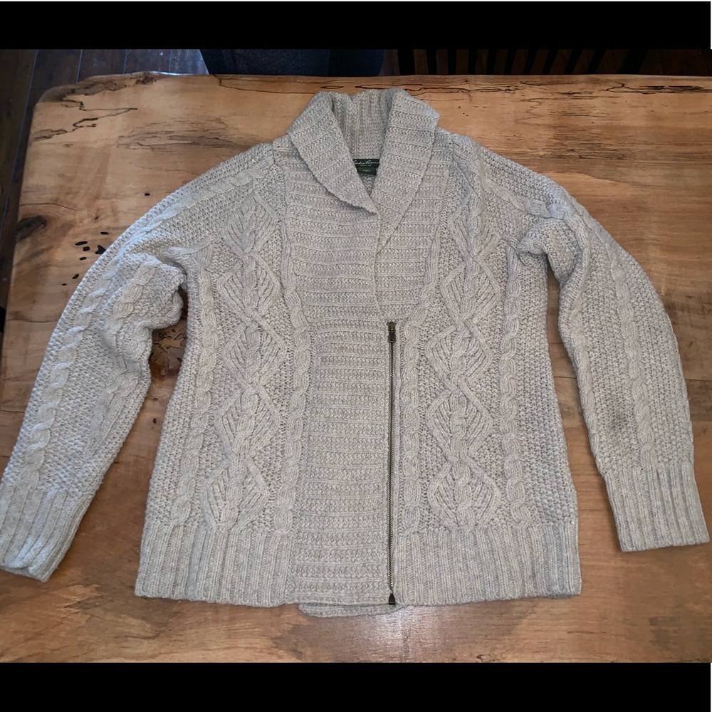 Zip sweater